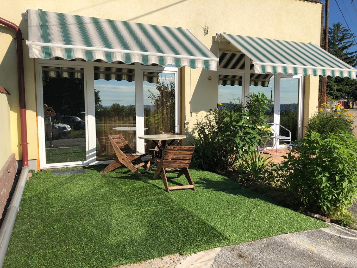 Apartmanhaz * Balatonalmadi
