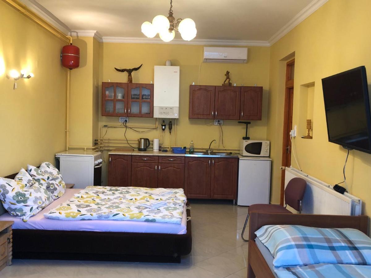 Apartmanhaz Apartment *